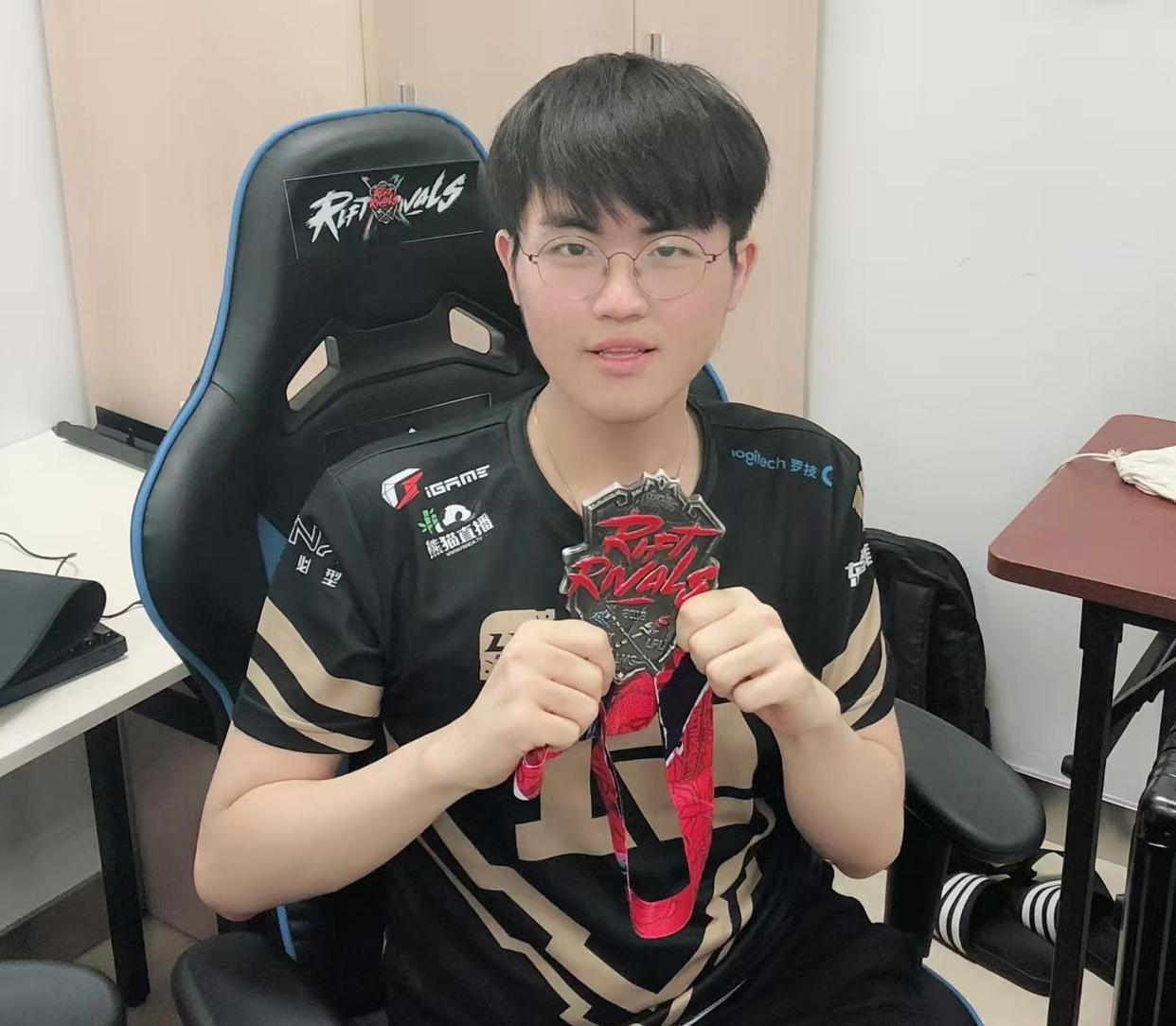 Uzi重返赛场，晋级下一阶段首场状态出色，TL观众沸腾！全场沸腾不已的简单介绍-开云平台中国