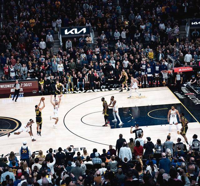 包含杜兰特重返赛场，最后时刻胜出首场状态出色，勇士观众沸腾！全场沸腾不已的词条-开云