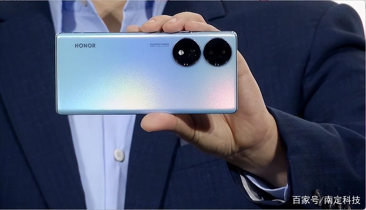 赛地聚焦——全明星赛赛前热度飙升，皇家马德里回应争议，引发热议，纪律约束更严格的简单介绍